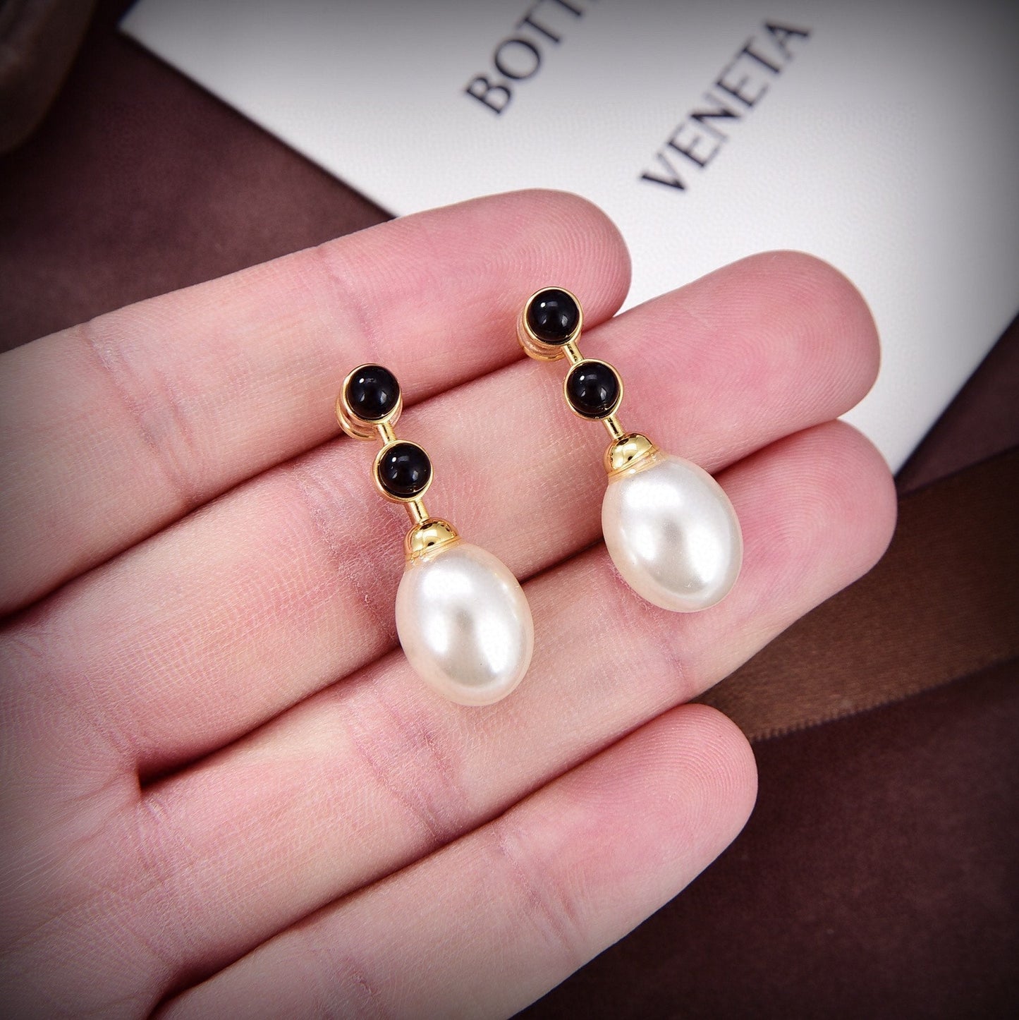 18K BVLGARI Pearl Earrings