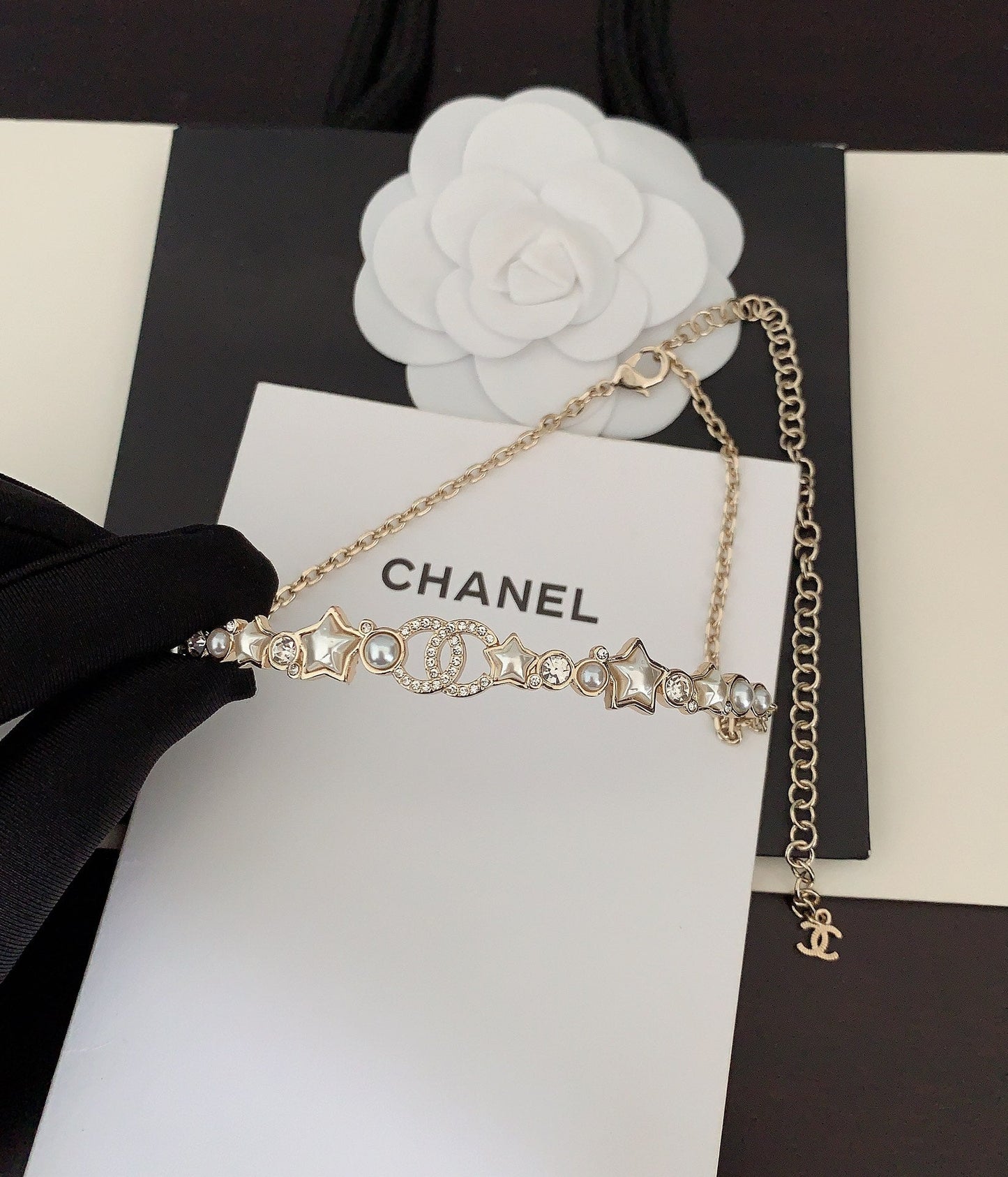 18K  Chanel White Pearl Crystals Necklace